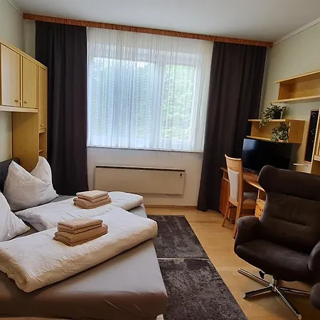 Near Red Bull Ring 6 Pers * Pirkach