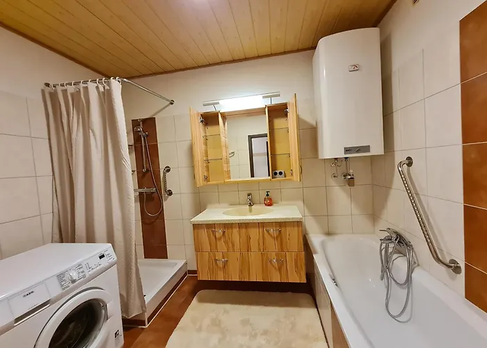 Near Red Bull Ring 6 Pers *